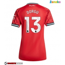 Ženske Nogometnih dresov Manchester United Patrick Dorgu #13 Domači 2025-26 Kratki rokavi